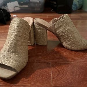 Women beige heels size 8.5